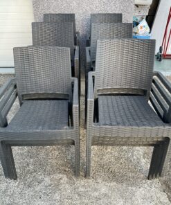 Fauteuils de terrasse tressés noirs